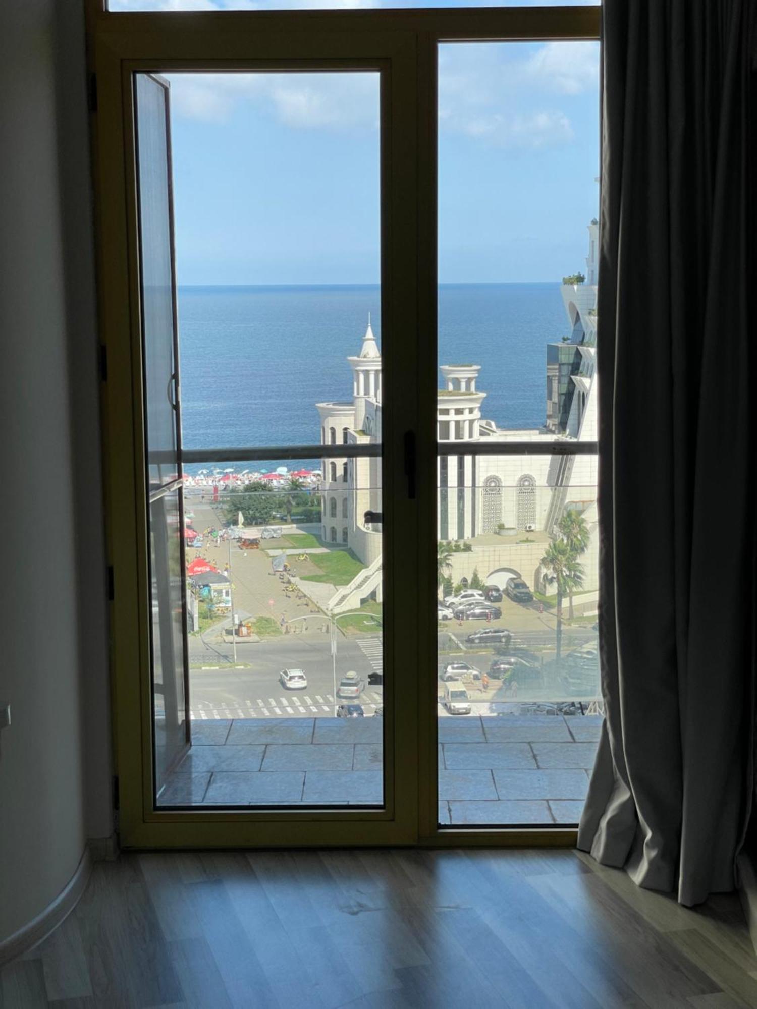 Sea View Apartment Batumi Exteriör bild